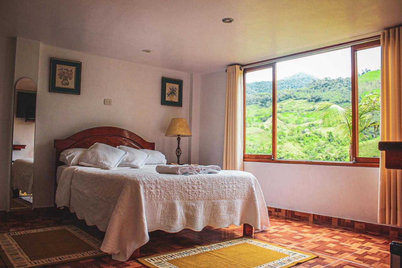 Albergue Turistico Gstir Pozuzo Exterior photo